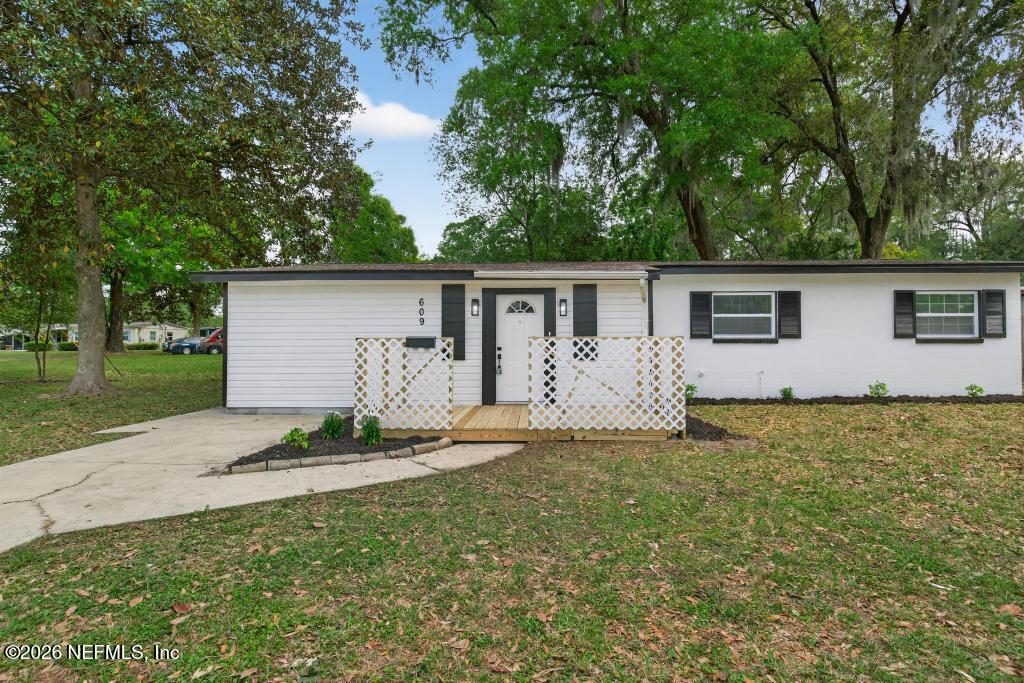 609 Wren Road Jacksonville, FL 32216 - Photo 1 of 31 609 Wren Rd-8