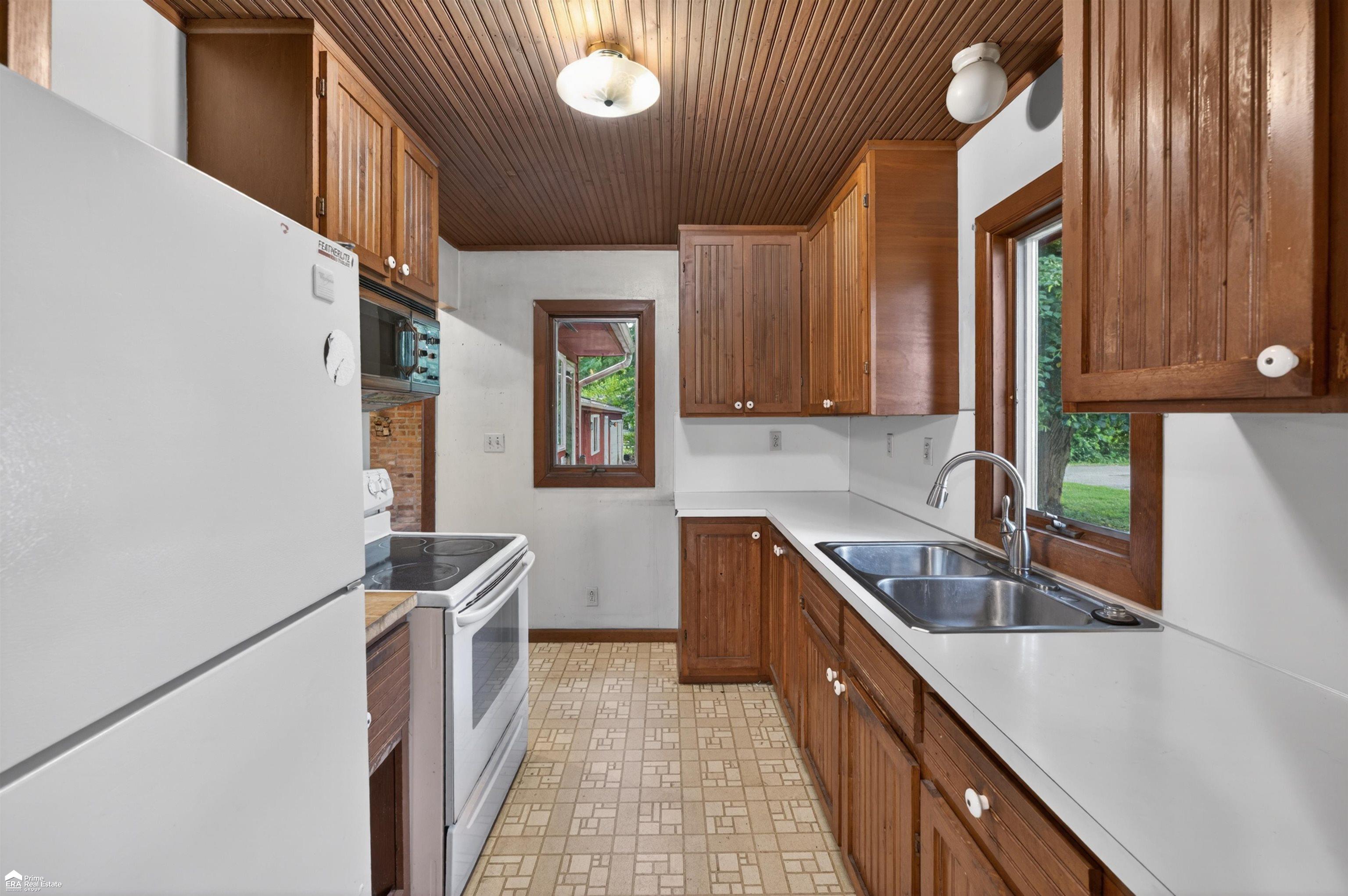 1444 South Genesee Road Burton, MI 48509 - Photo 15 of 64