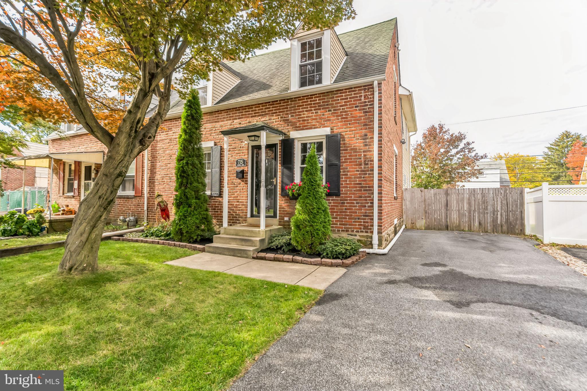 715 Colwell Road Swarthmore, PA 19081 - Photo 3 of 48