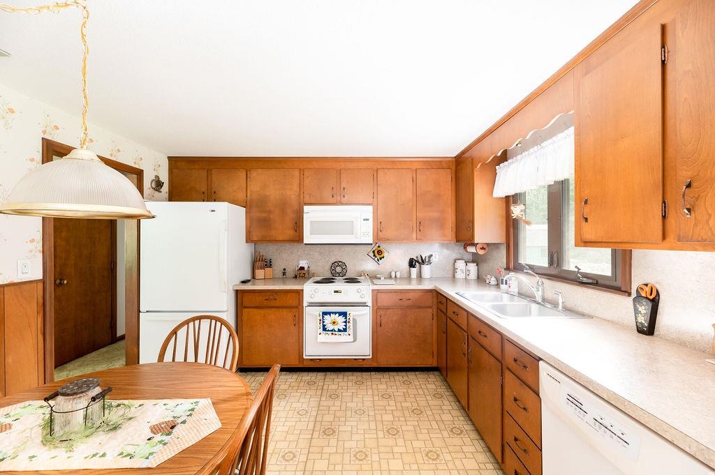 205 Range Road Windham, NH 03087 - Photo 4 of 27