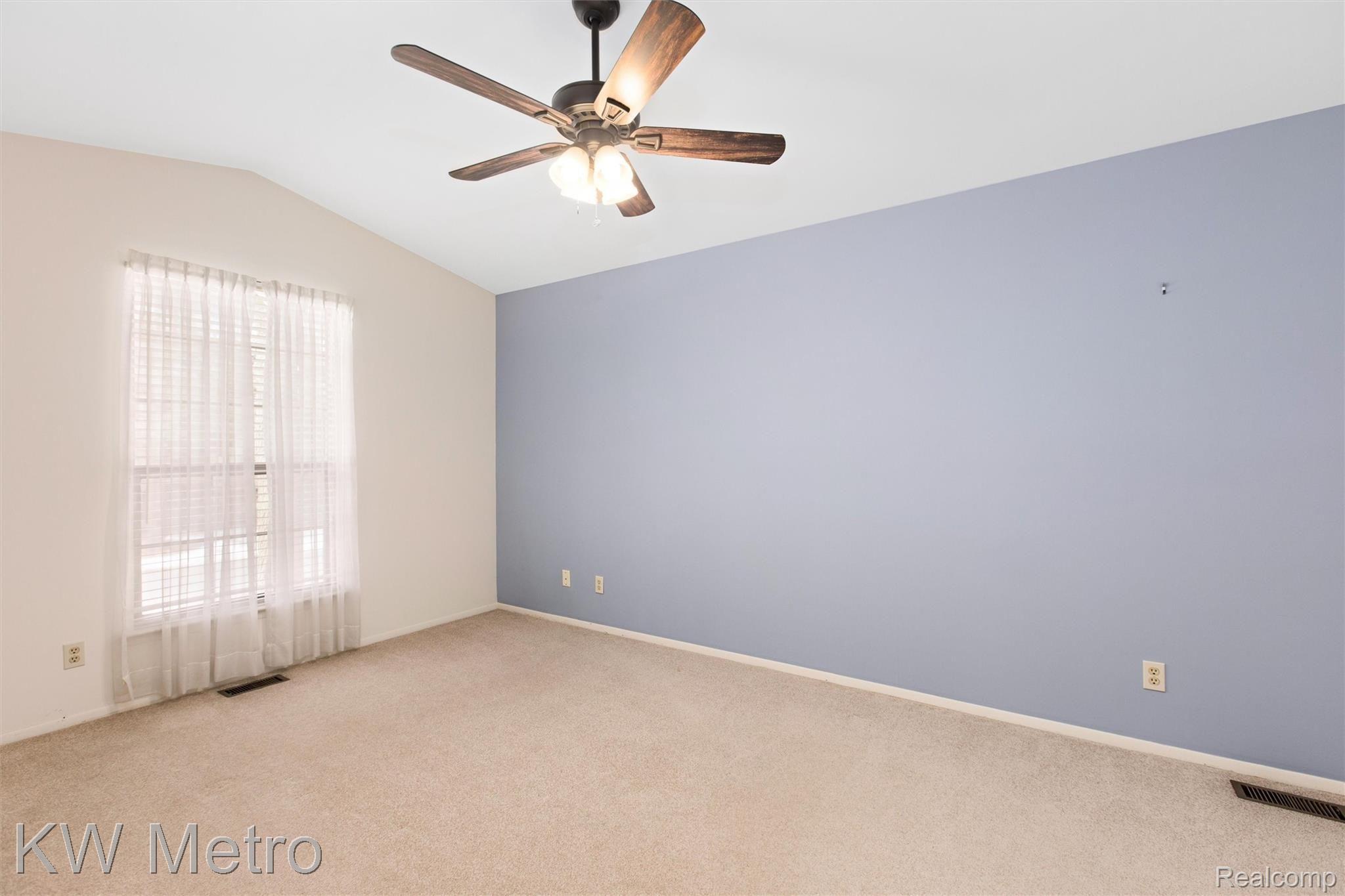 30 Pine Tree Ridge, Unit 1 Waterford, MI 48327 - Photo 17 of 28 master bdrm