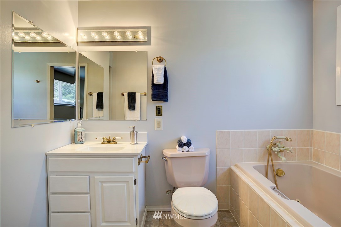 4400 Northeast 19th Street Renton, WA 98059 - Photo 14 of 20