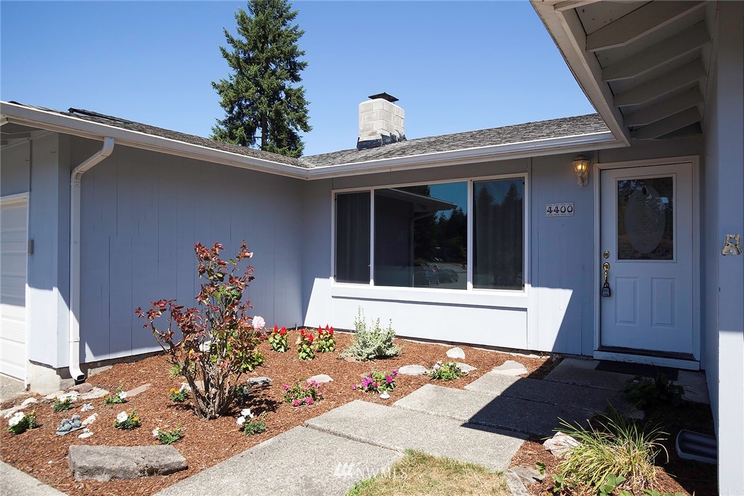4400 Northeast 19th Street Renton, WA 98059 - Photo 3 of 20