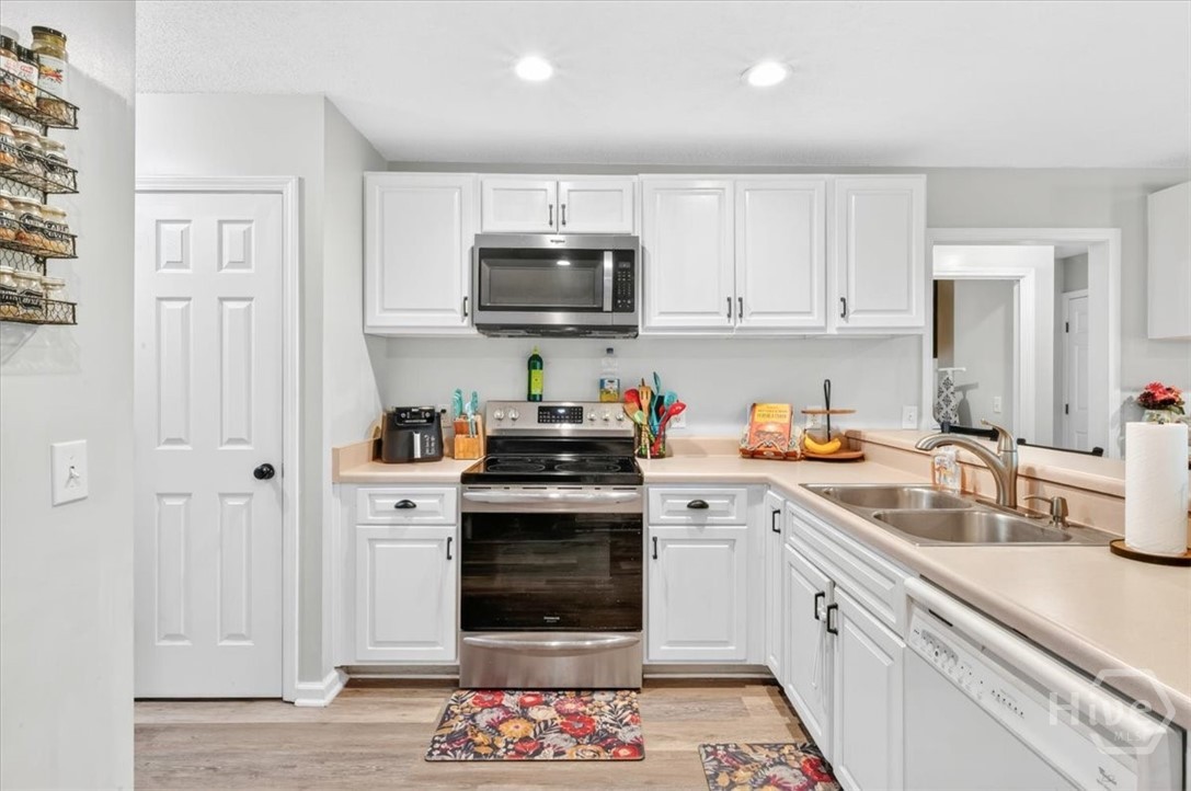406 Roberts Way Rincon, GA 31326 - Photo 14 of 60 Kitchen