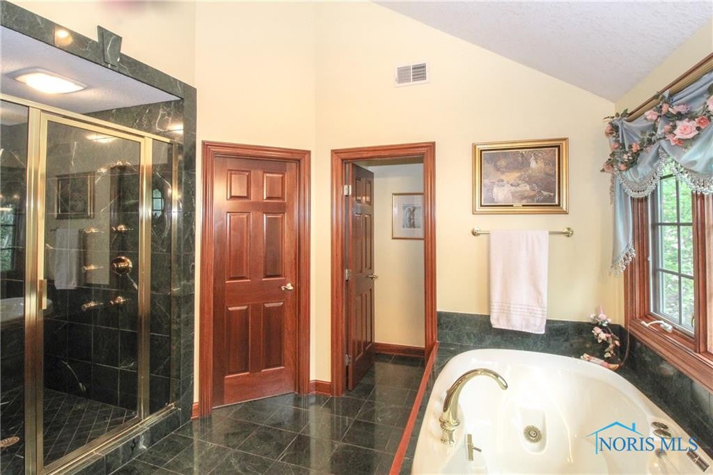 7113 Salisbury Road Maumee, OH 43537 - Photo 18 of 35 Gallery Image 18