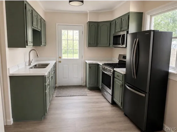 $2,000 | 204 Elmbrook Drive, Manlius, NY 13104
