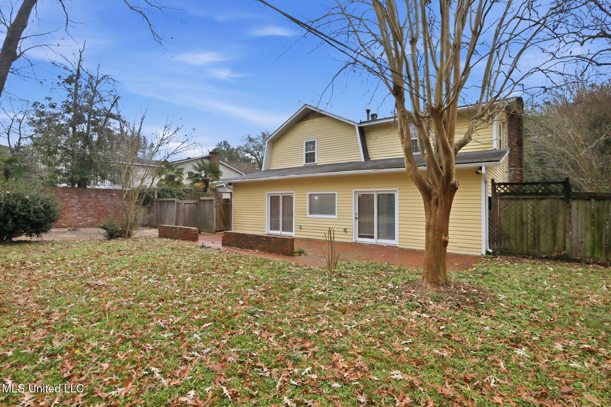 3527 Edmar Place Jackson, MS 39216 - Photo 2 of 61 06_3527_Edmar_Pl_Jackson_MS_39216-Exteri