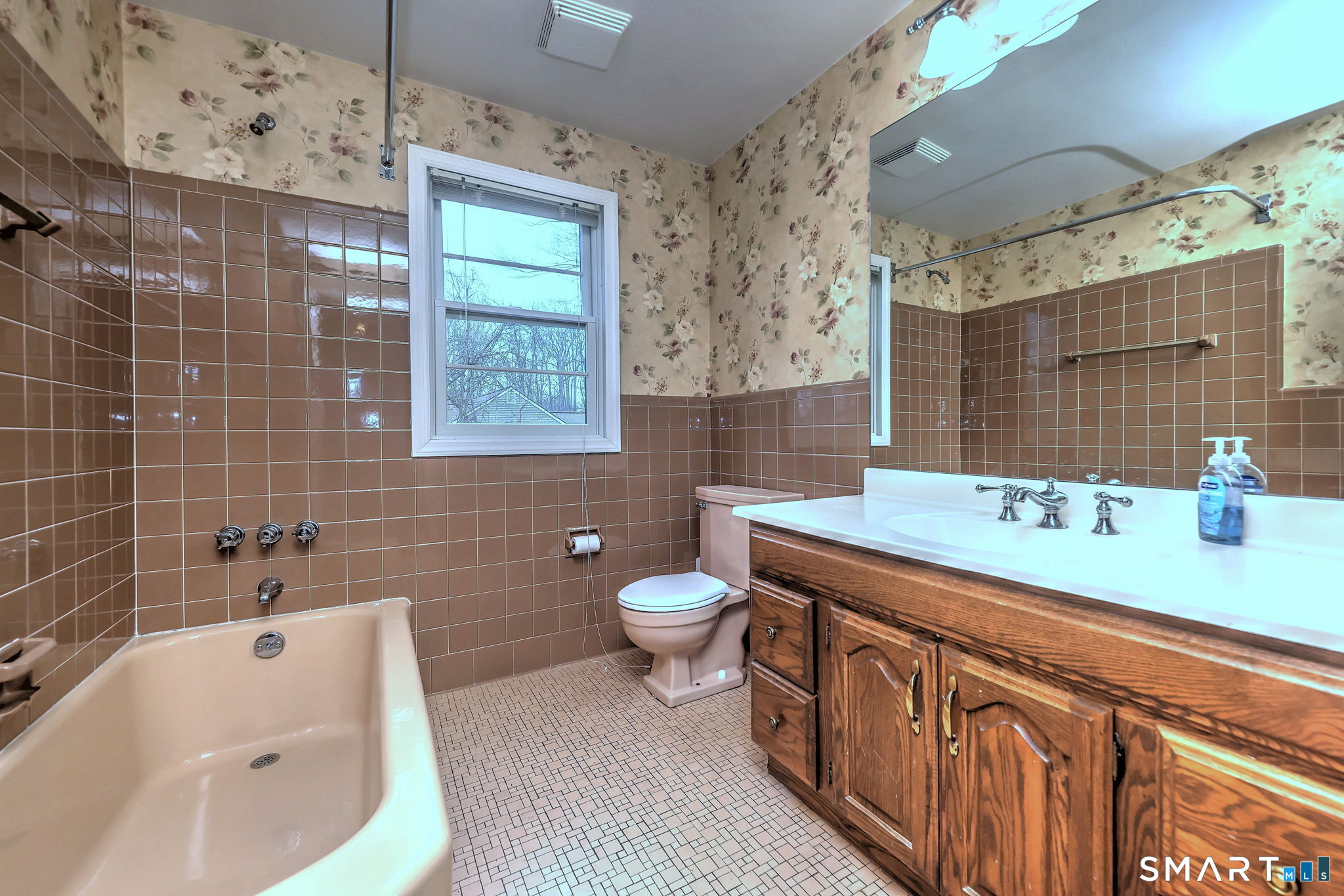 322 Hotchkiss Road Orange, CT 06477 - Photo 35 of 38