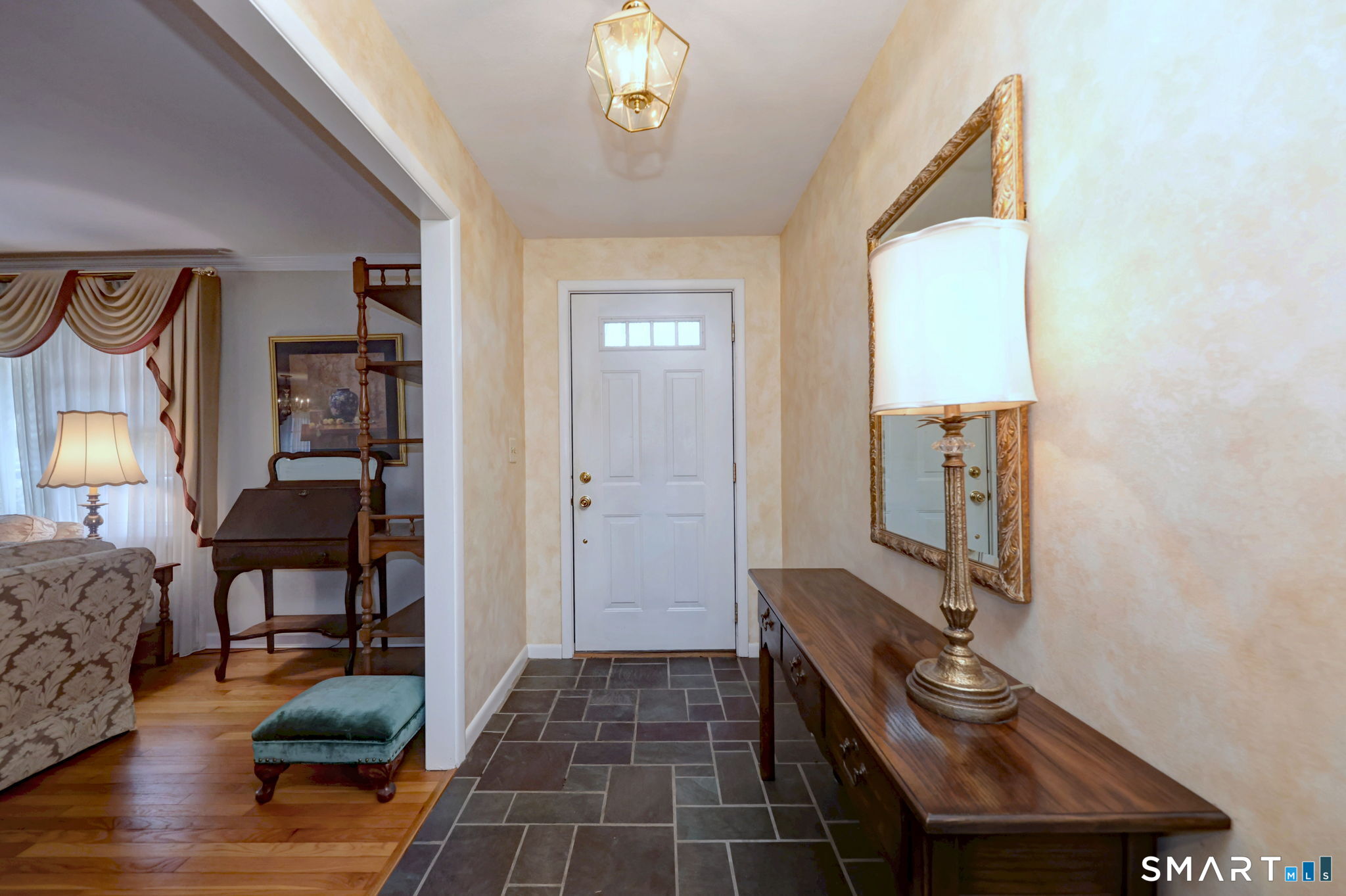 322 Hotchkiss Road Orange, CT 06477 - Photo 5 of 38