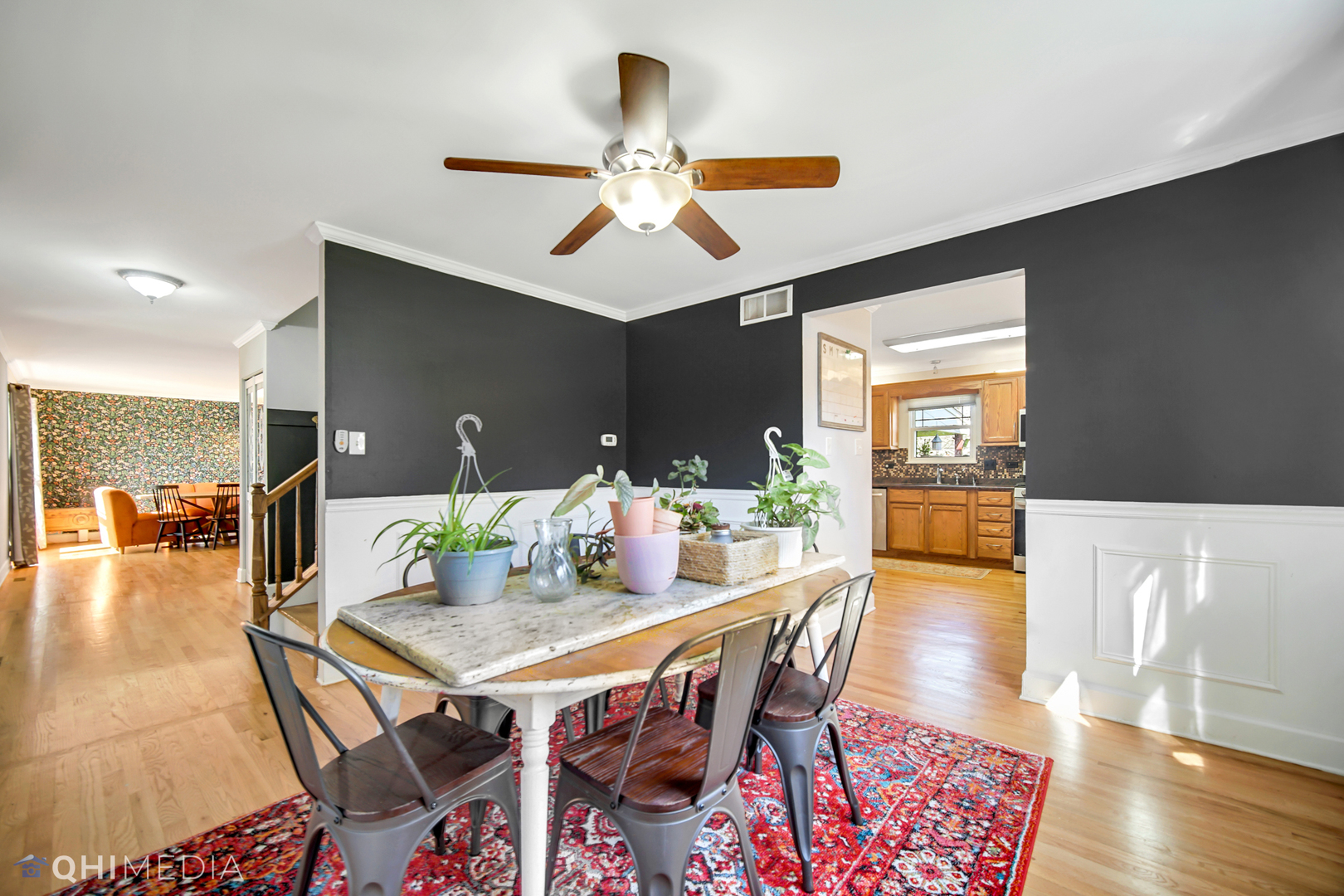 7930 Farmhouse Road Frankfort, IL 60423 - Photo 10 of 24 a dining room with furniture and wooden floor