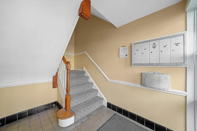 $1,445 | 907 Austin Street, Unit 2, Evanston, IL 60202