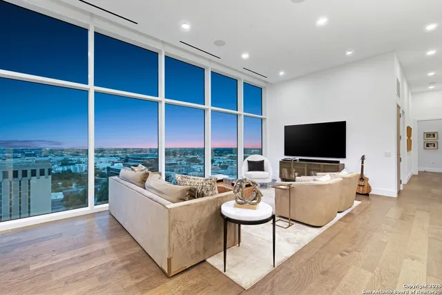 $11,000 | 123 Lexington Avenue, Unit 1806, San Antonio, TX 78205