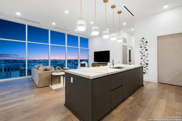 $11,000 | 123 Lexington Avenue, Unit 1806, San Antonio, TX 78205