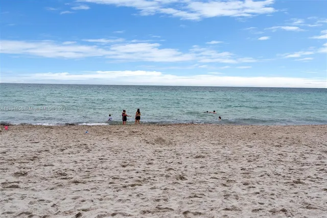 $4,200 | 4001 South Ocean Drive, Unit 14H, Hollywood, FL 33019