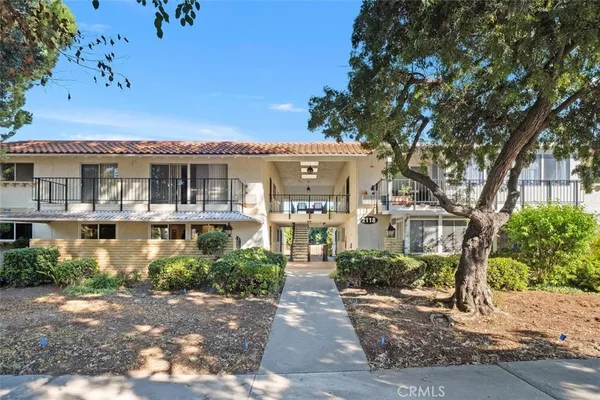 $345,000 | 2118 Via Puerta, Unit D, Laguna Woods, CA 92637