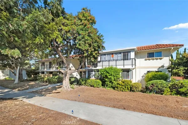 $345,000 | 2118 Via Puerta, Unit D, Laguna Woods, CA 92637