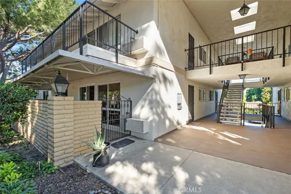 $345,000 | 2118 Via Puerta, Unit D, Laguna Woods, CA 92637
