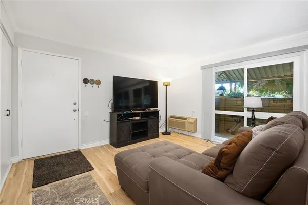 $345,000 | 2118 Via Puerta, Unit D, Laguna Woods, CA 92637