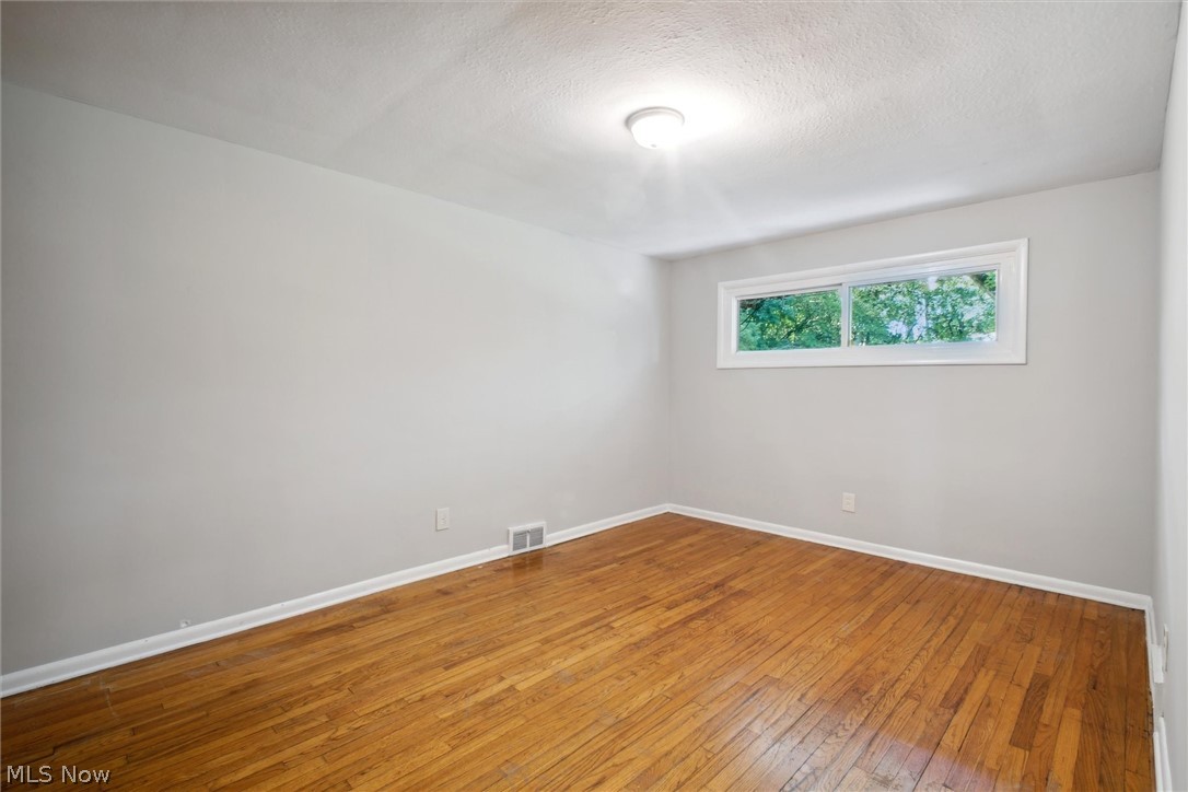 3713 Hillbrook Road Cleveland, OH 44118 - Photo 13 of 22