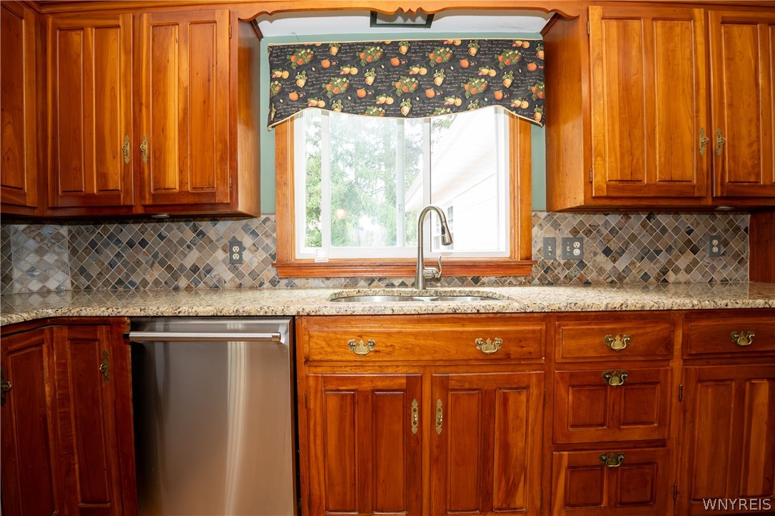 10775 Main Street Clarence, NY 14031 - Photo 29 of 50 Kitchen