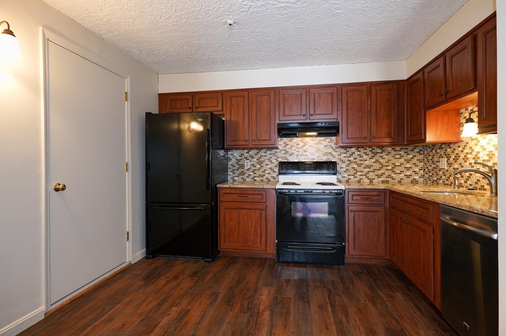 276 Codman Hill Road, Unit 21A Boxborough, MA 01719 - Photo 3 of 15 Gallery Image 3