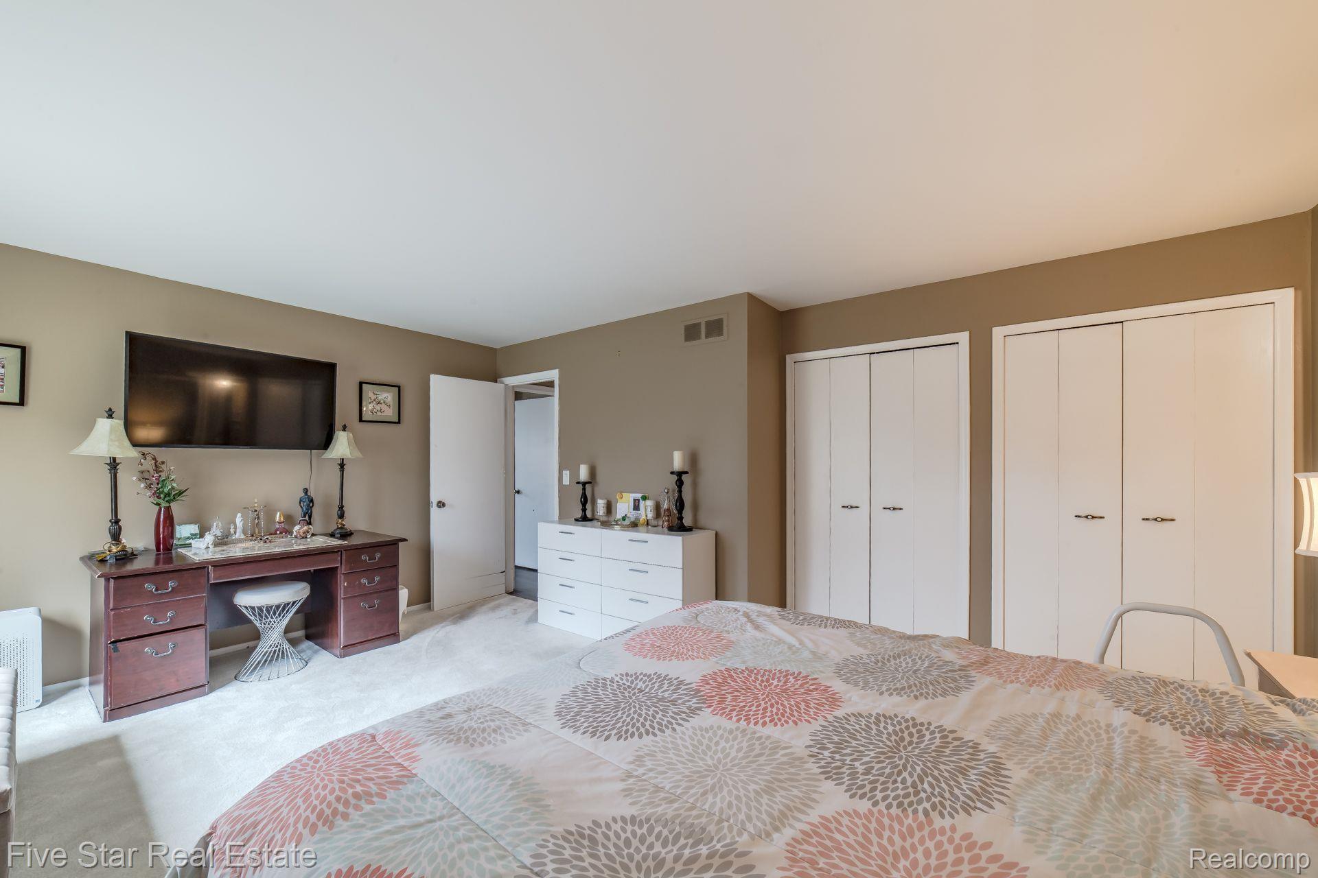 27330 Arborway Road, Unit 1 Southfield, MI 48033 - Photo 18 of 38 Gallery Image 18