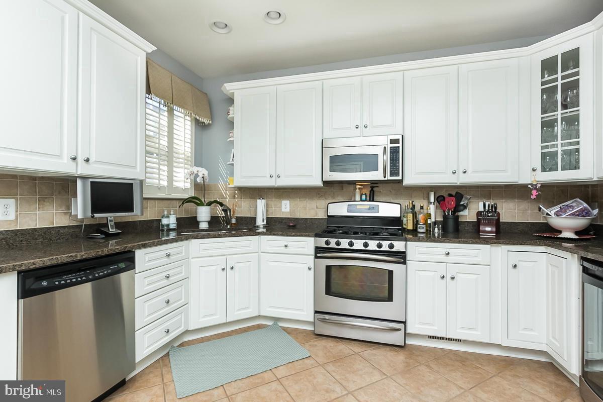 111 Hearth Court Baltimore, MD 21212 - Photo 10 of 21