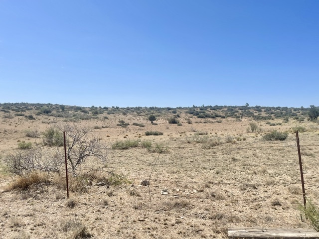2424 North Doyle Road Kingman, AZ 86401 - Photo 8 of 18 a view of ocean view with beach