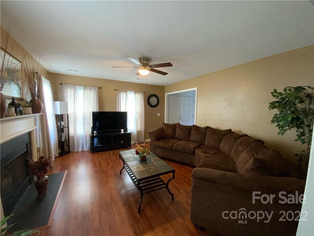 11013 Palestrina Road Charlotte, NC 28215 - Photo 11 of 16 Gallery Image 11