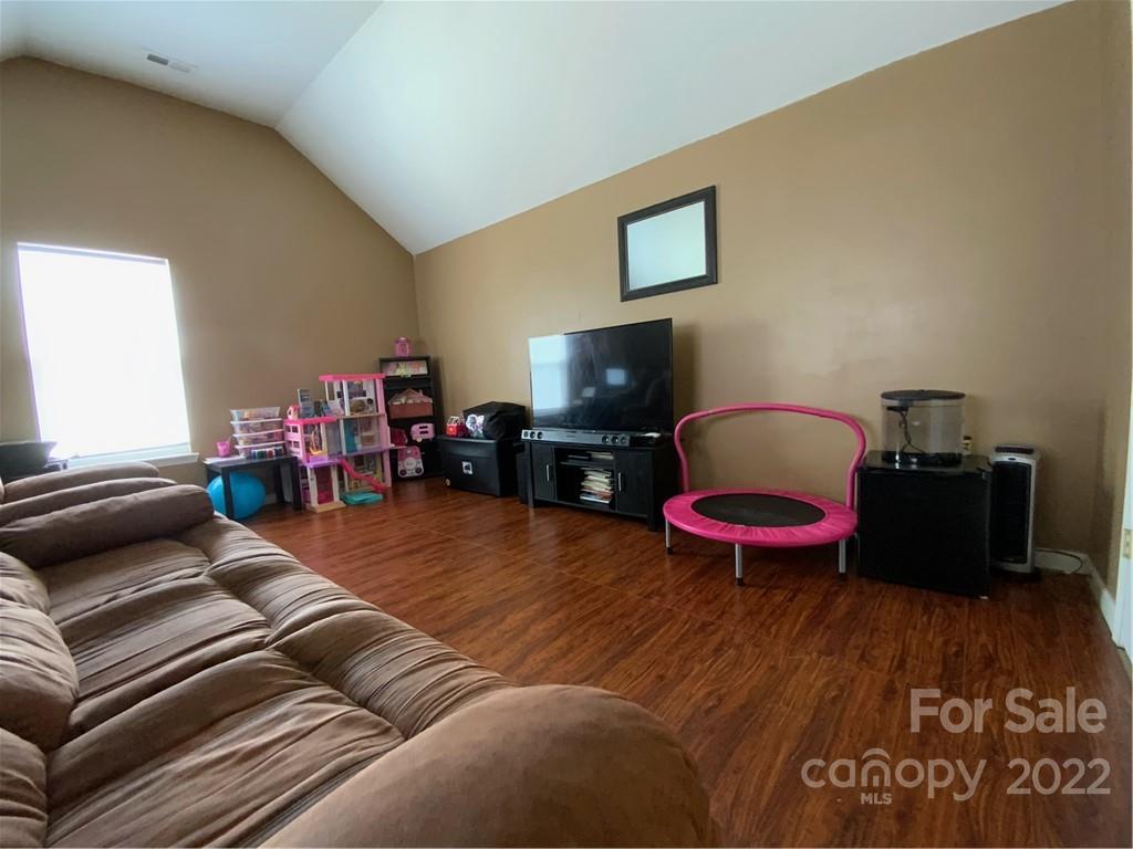 11013 Palestrina Road Charlotte, NC 28215 - Photo 9 of 16 Gallery Image 9