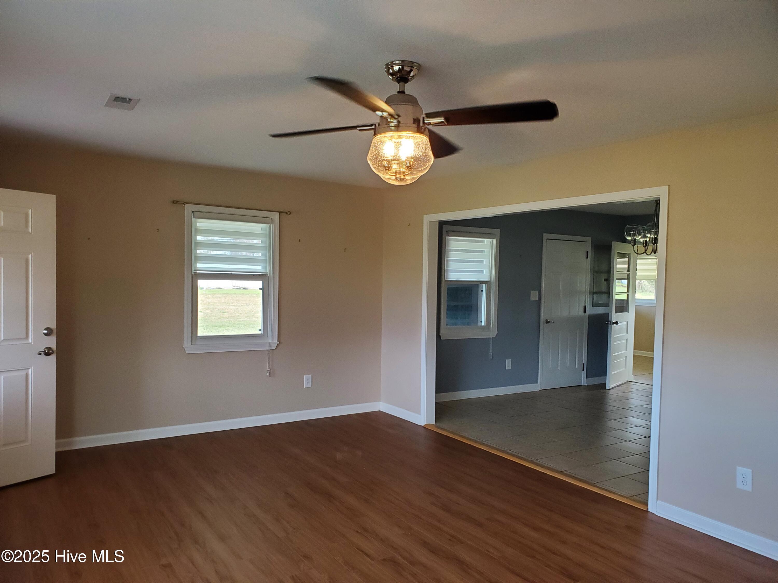 4128 Freedom Way Hubert, NC 28539 - Photo 14 of 26 Living room