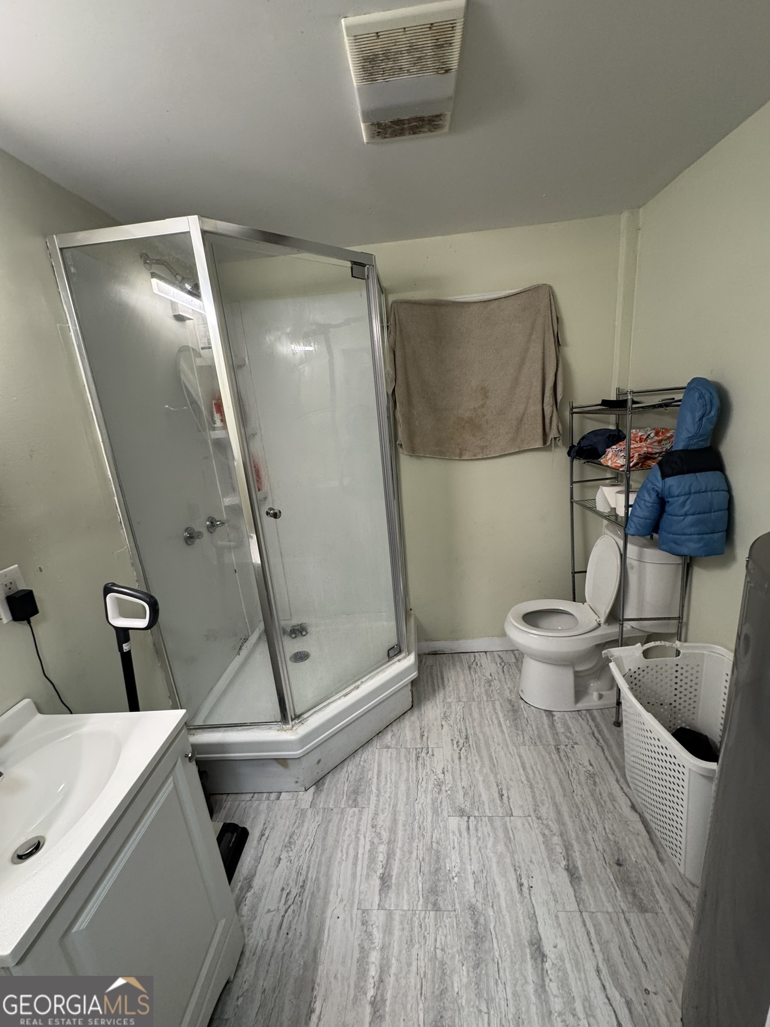 107 Springdale Drive Thomaston, GA 30286 - Photo 26 of 30 a bathroom with a toilet and a sink