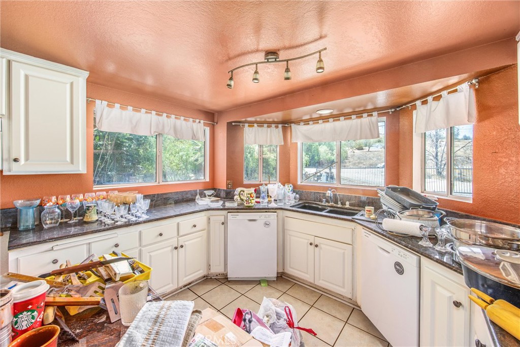 9099 Cajalco Road Corona, CA 92881 - Photo 14 of 70