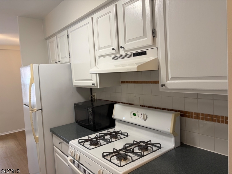467 Valley Street, Unit 5F Maplewood, NJ 07040 - Photo 11 of 36