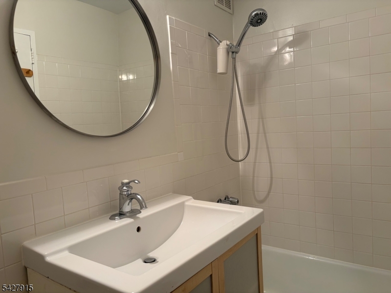 467 Valley Street, Unit 5F Maplewood, NJ 07040 - Photo 23 of 36