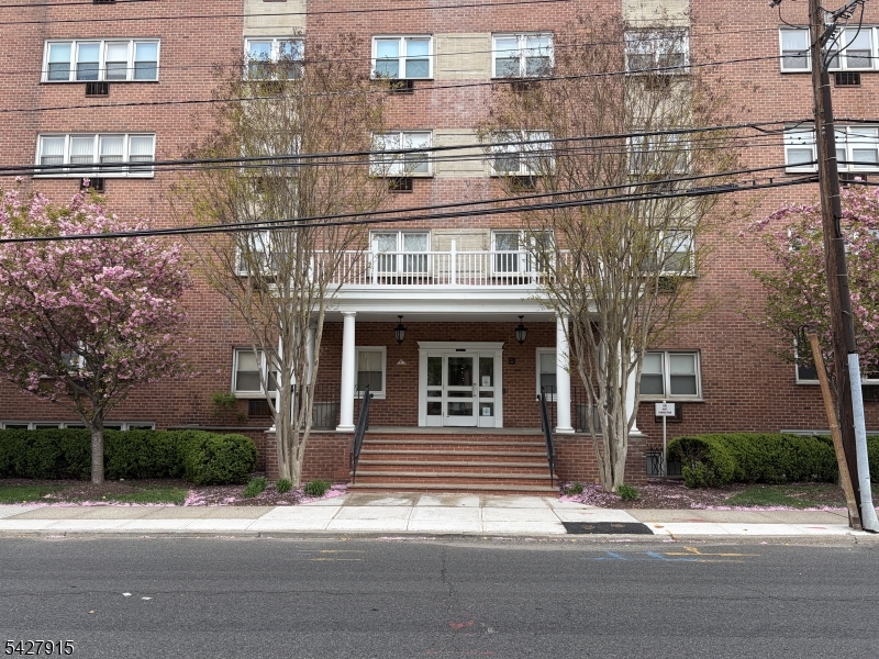 467 Valley Street, Unit 5F Maplewood, NJ 07040 - Photo 25 of 36