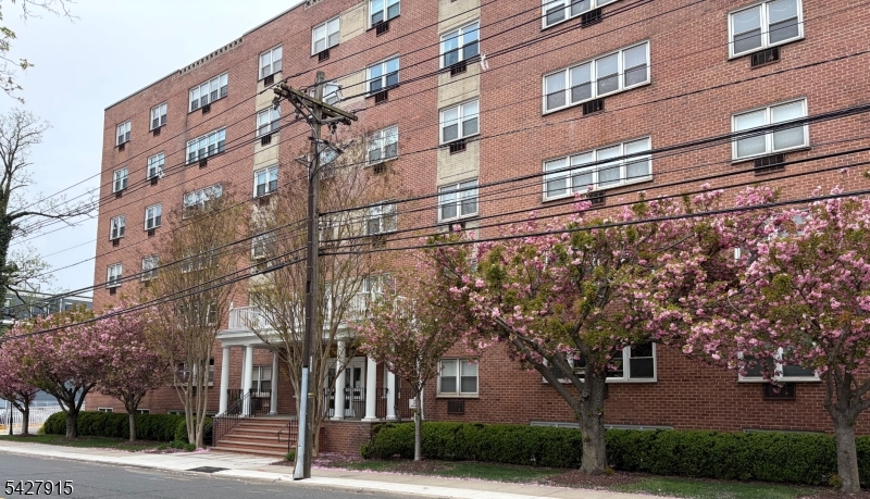 467 Valley Street, Unit 5F Maplewood, NJ 07040 - Photo 26 of 36