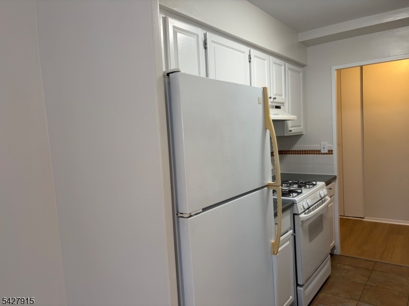 467 Valley Street, Unit 5F Maplewood, NJ 07040 - Photo 10 of 36