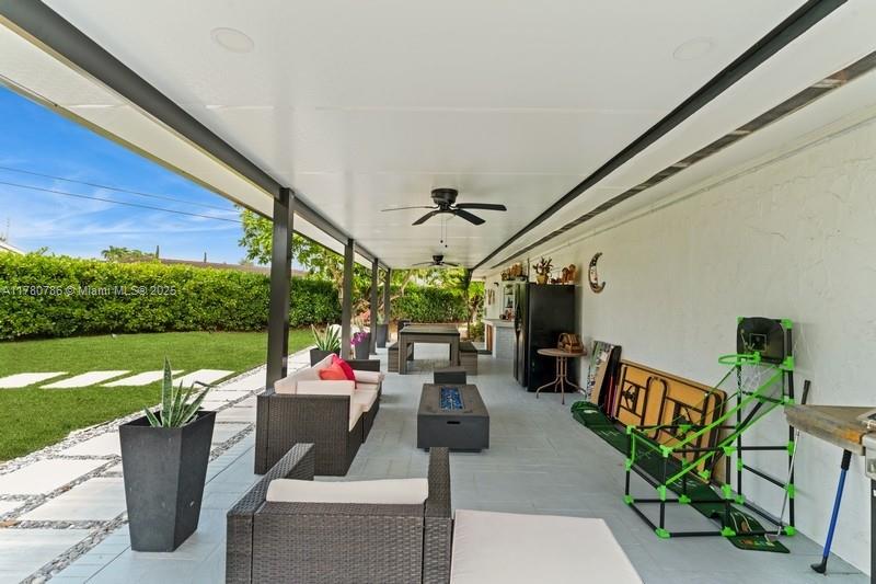 12555 Southwest 31st Street Miami, FL 33175 - Photo 39 of 47 a outdoor space with furniture
