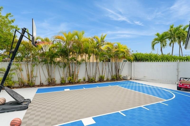 12555 Southwest 31st Street Miami, FL 33175 - Photo 46 of 47 a view of a room with palm trees
