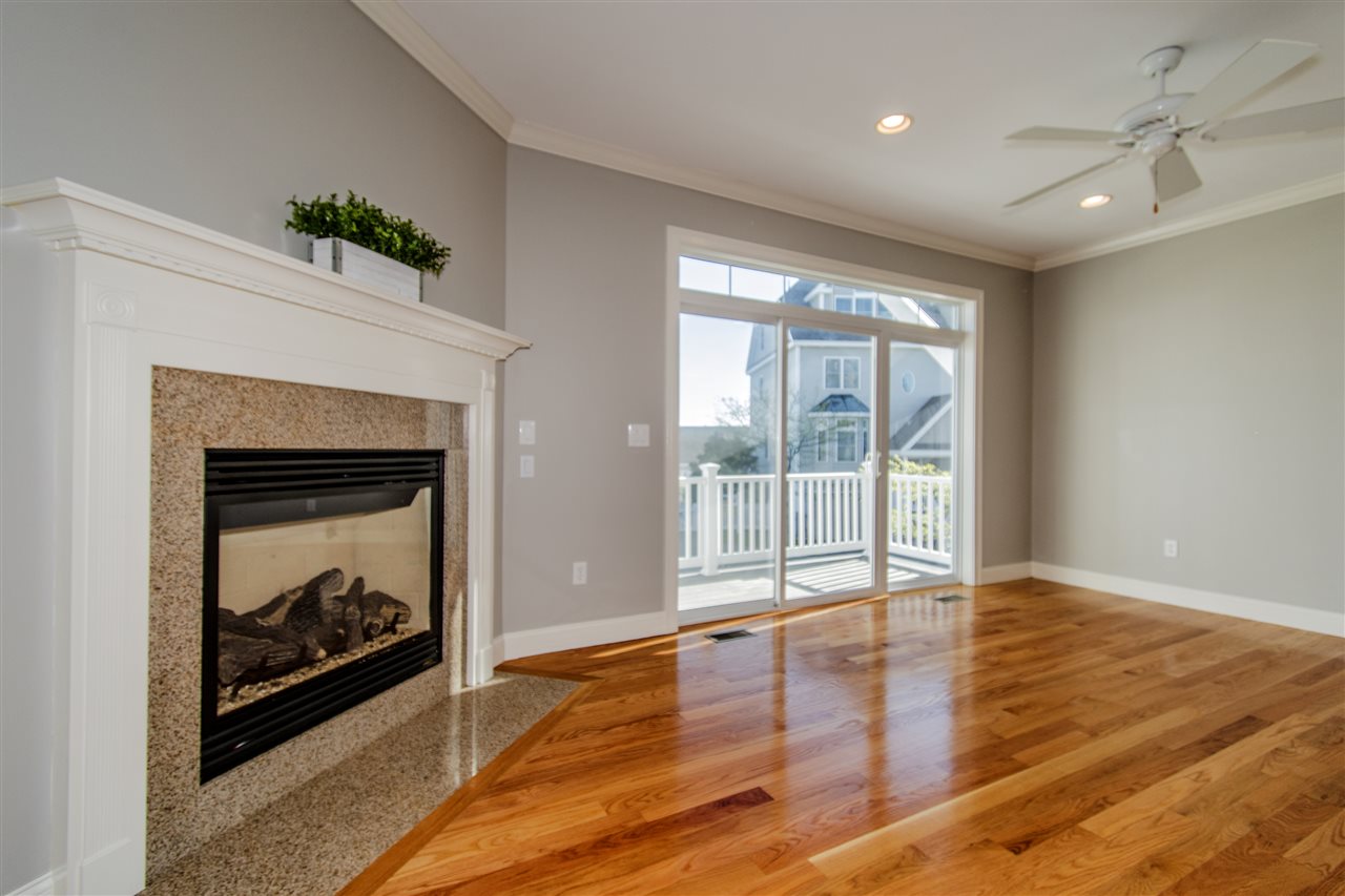 24 Harbor Road, Unit 8 Hampton, NH 03842 - Photo 3 of 36