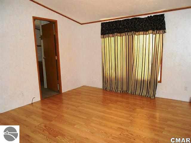 10660 North Mason Road Merrill, MI 48637 - Photo 7 of 17 1770539-6.JPG