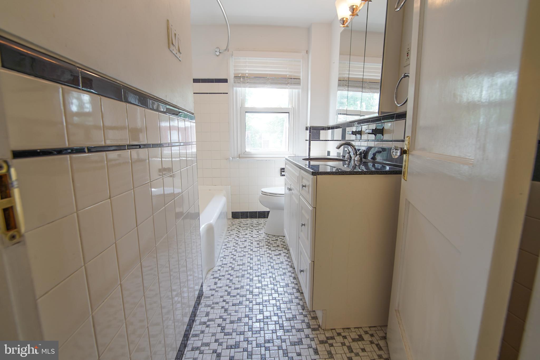 184 Marshall Road Lansdowne, PA 19050 - Photo 22 of 40 Bathroom