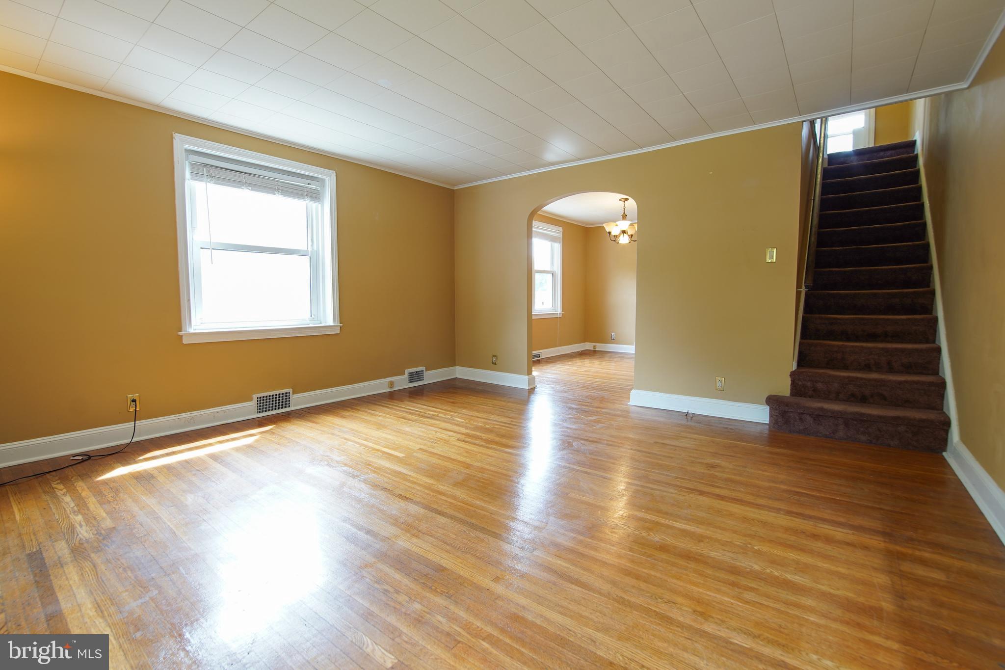 184 Marshall Road Lansdowne, PA 19050 - Photo 4 of 40 Living room