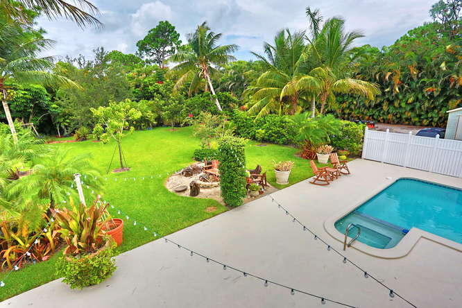 5605 2nd Road Lake Worth, FL 33467 - Photo 27 of 30 a view of a yard with plants