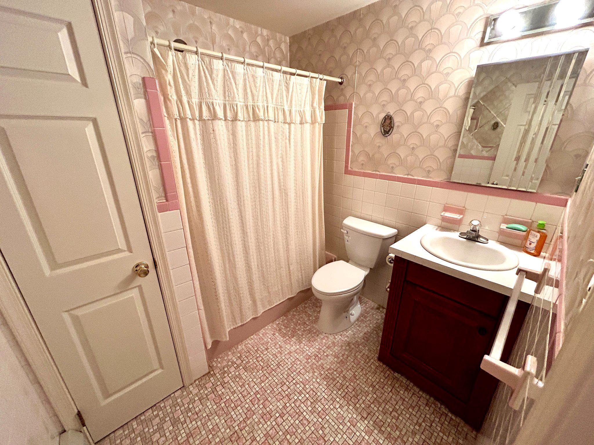 4100 Orangemans Road Hatboro, PA 19040 - Photo 22 of 26 Hall Bath