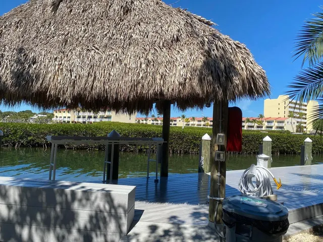 $2,500 | 88500 Overseas Highway, Unit 301, Islamorada, FL 33036