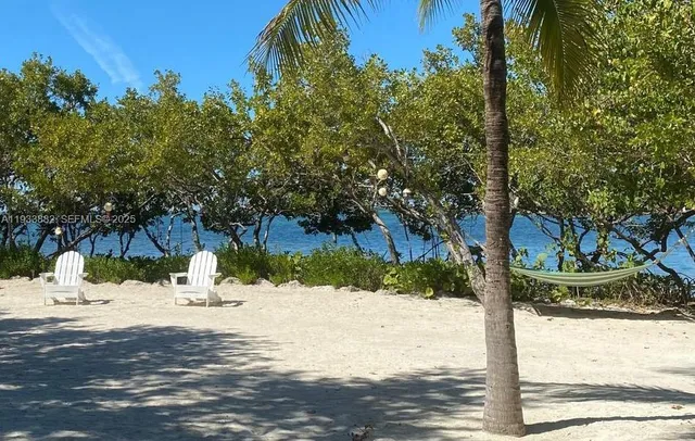 $2,500 | 88500 Overseas Highway, Unit 301, Islamorada, FL 33036