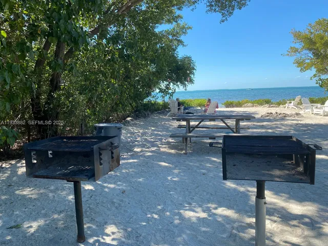 $2,500 | 88500 Overseas Highway, Unit 301, Islamorada, FL 33036