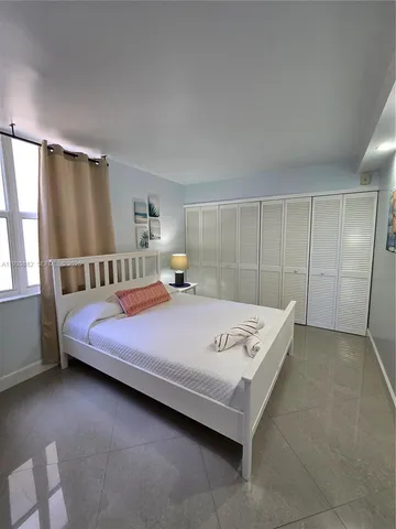 $2,500 | 88500 Overseas Highway, Unit 301, Islamorada, FL 33036